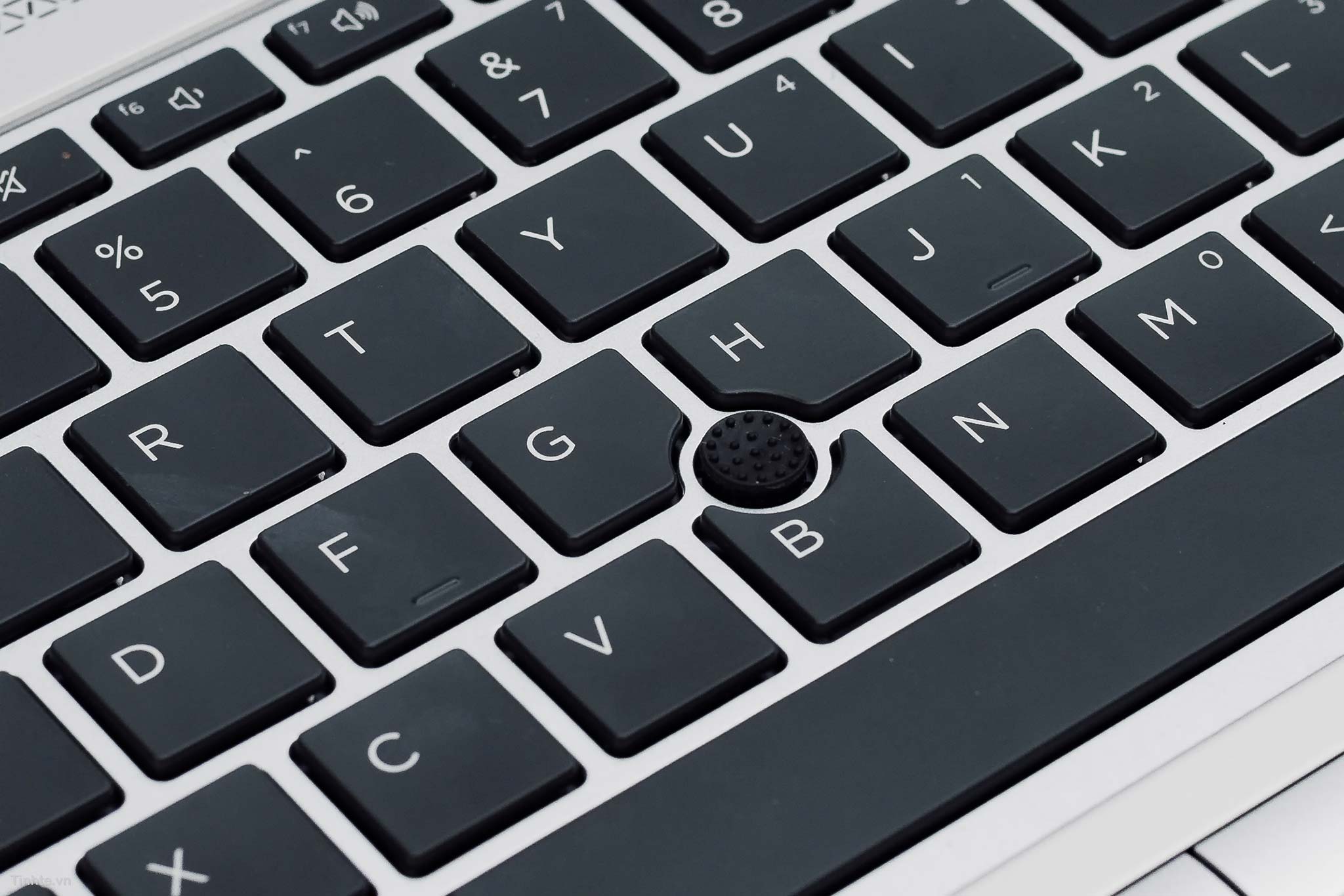 Nút F và nút J trên bàn phím máy tính