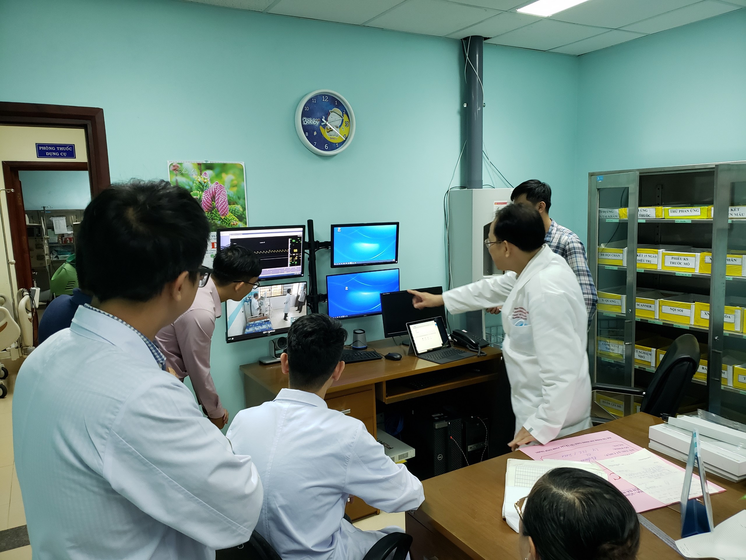 Tele-ICU Monitoring cho phép nhân viên y tế theo dõi thể trạng người bệnh từ xa