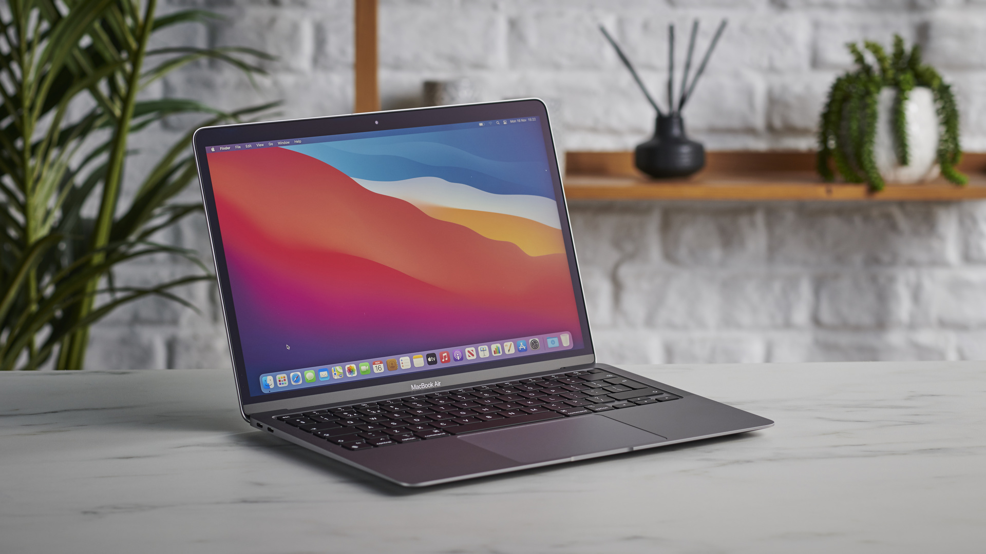 Sự ra đời của MacBook đã khiến ngành công nghiệp máy tính có những thay đổi lớn